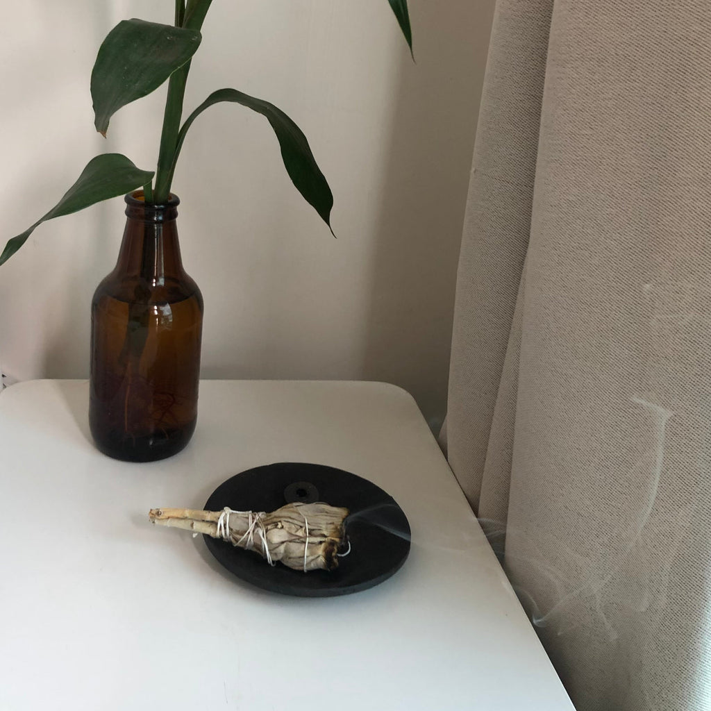 【白鼠尾草 Smudging 教學】淨化空間與情緒的古老儀式🌿